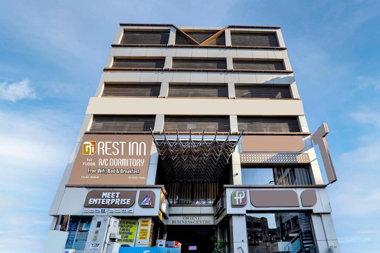 Rest Inn Dormitory Vadodara Eksteriør bilde